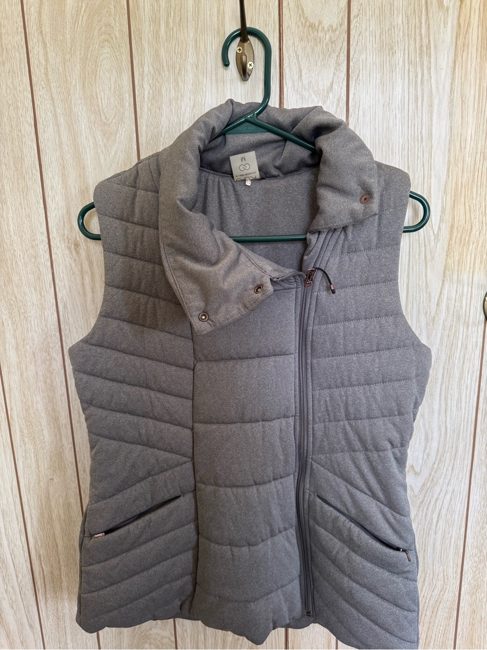 CALIA by Carrie Underwood Quilted Puffer Vest in Gray Heather